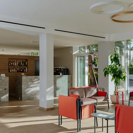 Caravel Hotel 3*