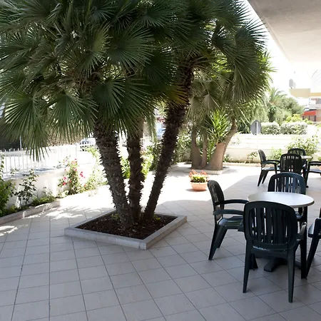 Hotel Caravel 3*