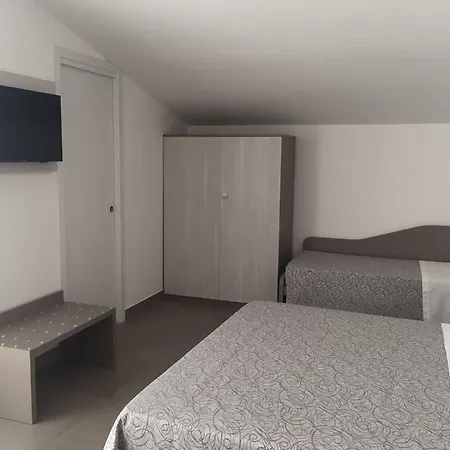 Caravel Hotel 3*