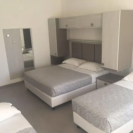 Hotel Caravel 3*