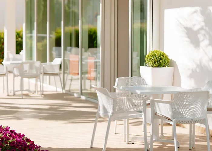 ホテル Caravel 3*